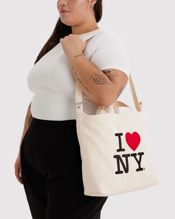 Horizontal Zip Duck Bag - I Love NY - Material: canvas
