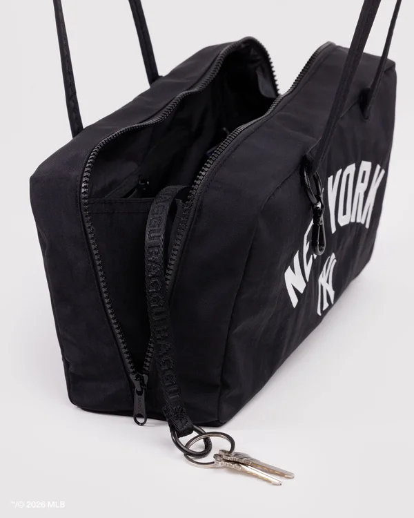 Nylon Bowler Bag - New York Yankees™ - Material: heavyweight-nylon