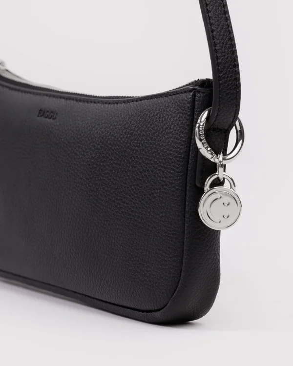 Recycled Leather Pochette - Black
